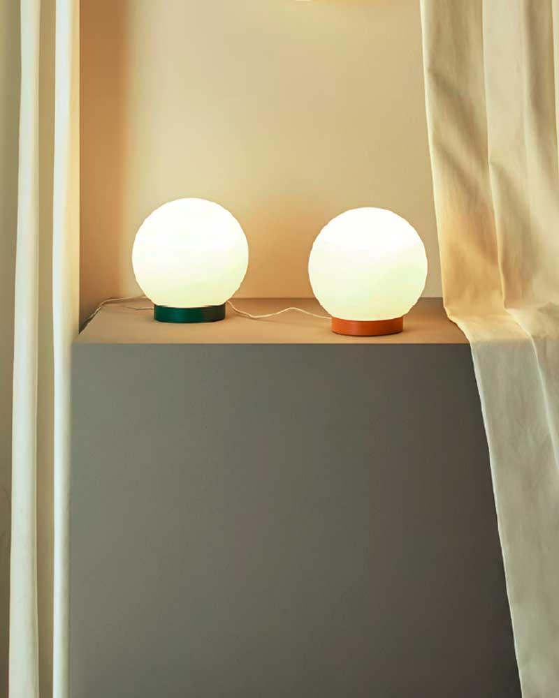 LLUNA table lamp