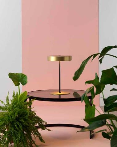 Lámpara de mesa AMBOR | AMBOR/MESA/NEGRO | AROMAS | Keisu, iluminación y diseño.