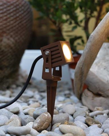 Foco pincho ZAS SQ | ZAS/SQ | Keisu, iluminación y diseño.
