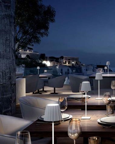 Lámpara portátil K2 | K2/6480/NEGRO | Mantra | Keisu, iluminación y diseño.